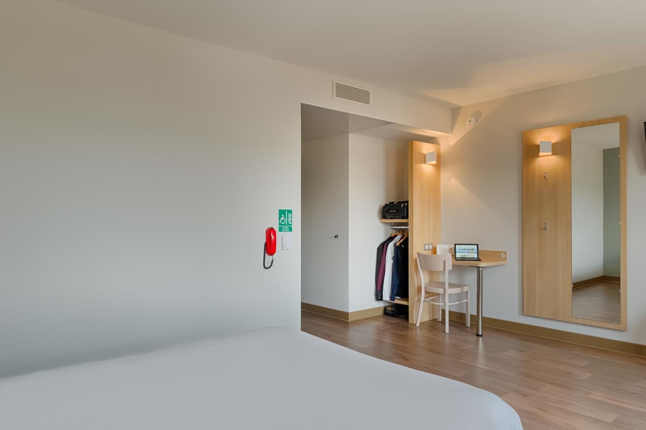 B&B HOTEL Marseille La Valentine St Menet Exterior foto